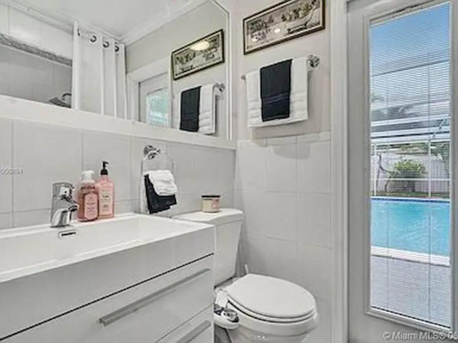 Pool Vacation Villa Hollywood Ngoại thất bức ảnh